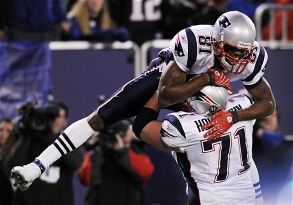 New England Patriots finish off perfect 16-0 regular season by beating  Giants