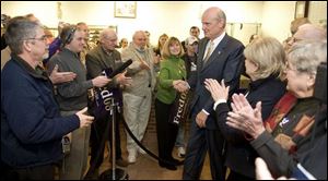 Huckabee, McCain, and Thompson set sights on 1st Southern primary Former Sen. Fred Thompson paints himself as the true conservative candidate at the Seneca Family Restaurant in Seneca, S.C.