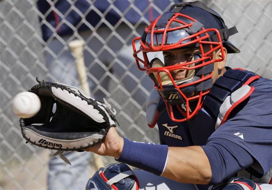 Victor Martinez starting at catcher for first time in more than