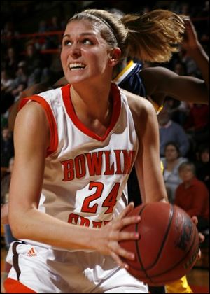 The Falcons' Jen Uhl is averaging 16.5 points in limited playing time the last four games.