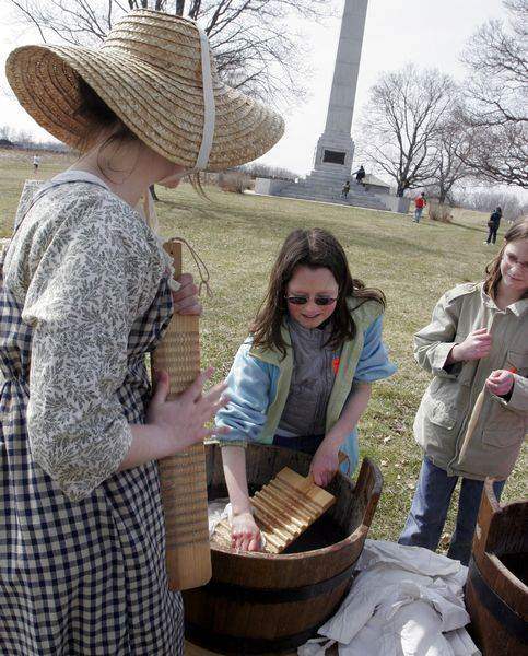 HANDS-ON-HISTORY-LESSONS-IN-PERRYSBURG