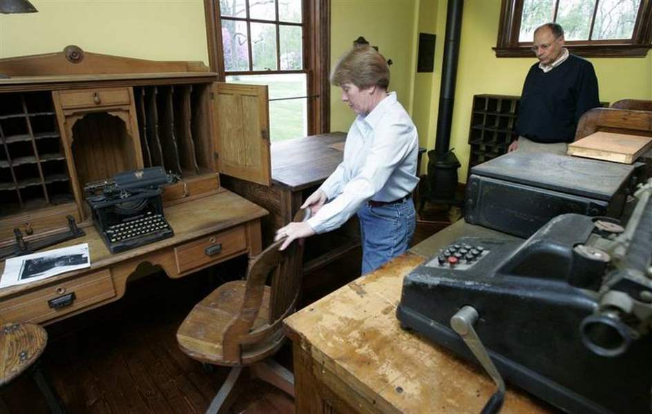 Old-Monclova-post-office-restored-block-by-block