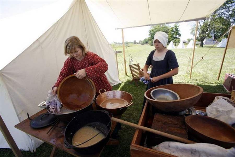 Local-re-enactors-rescue-1812-sister-site-besieged-by-flood-3