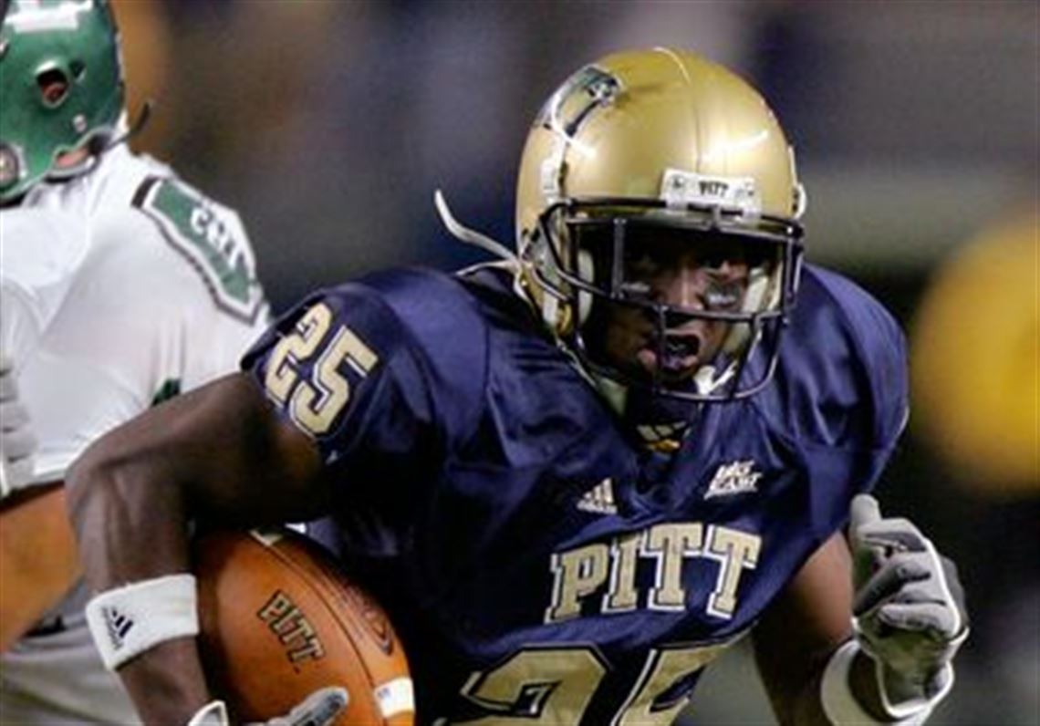 Running back LeSean McCoy of the University of Pittsburgh Panthers