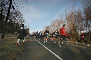 NBRall Turkeyrun04p  Lisa Dutton/ The Toledo Blade   Toledo,OH 11/27/2008  The Turkey 5K Run/Walk begins at 9 a.m. Nov.27 at St. James Club 7337 West Bancroft St, the first 800 entries will get a T-shirt. Proceeds go to Hospice of Northwest Ohio