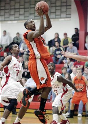 Shaun Joplin glides in for two points as Southview inproved to 2-0 in the Northern Lakes League with a victory on the road at Bowling Green. The Cougars are 2-1 overall.