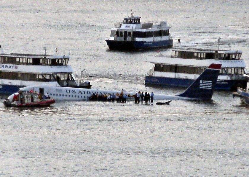 Investigation-ramps-up-into-cause-of-plane-s-splash-landing-on-Hudson-River