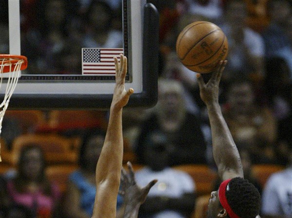 Wade Caps His Scoring Title From The Bench The Blade