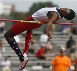 Rogers  Erik Kynard defended his state championship in the high
jump but was disappointed he could not break the record.
<br>
<img src=http://www.toledoblade.com/graphics/icons/photo.gif> <font color=red><b>VIEW</b></font>: <a href=