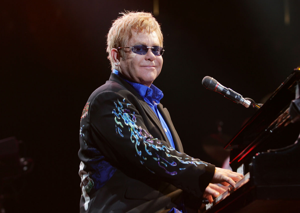 After 17 years away, rocker Elton John triumphs in Toledo return - The ...