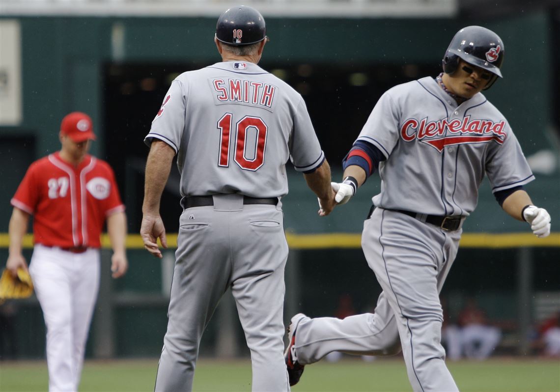 Votto homers in record 6th game in row as Reds beat Cubs 7-4