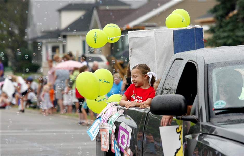 Enthusiasm-bubbles-over-in-Maumee