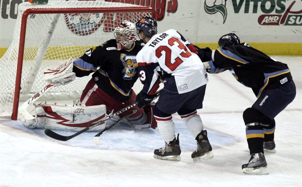 Walleye-buried-by-Kalamazoo-s-1st-period-blitz