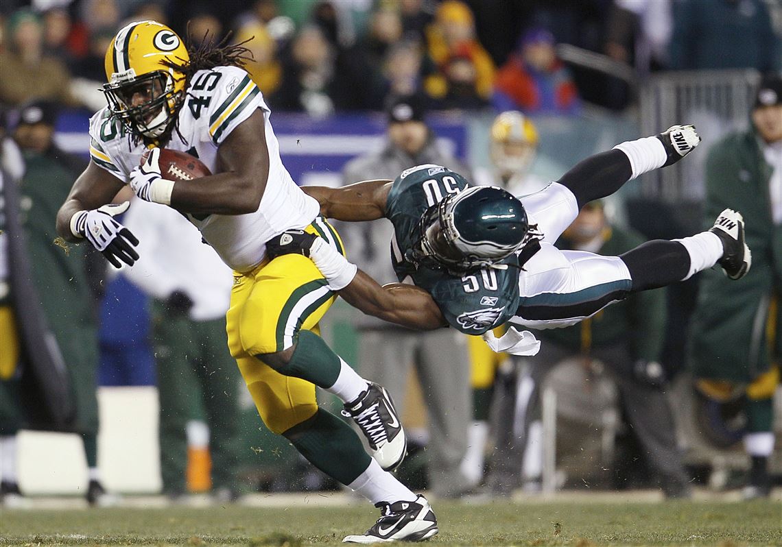 41-Year-Old Mike Vick Goes Viral For Throwing A Ball Out Of A Stadium