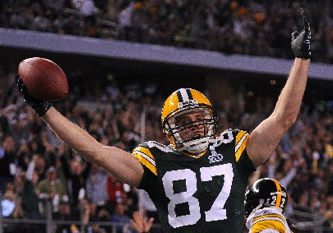 Green Bay Packers defeat the Pittsburgh Steelers 31-25 to win the Super Bowl