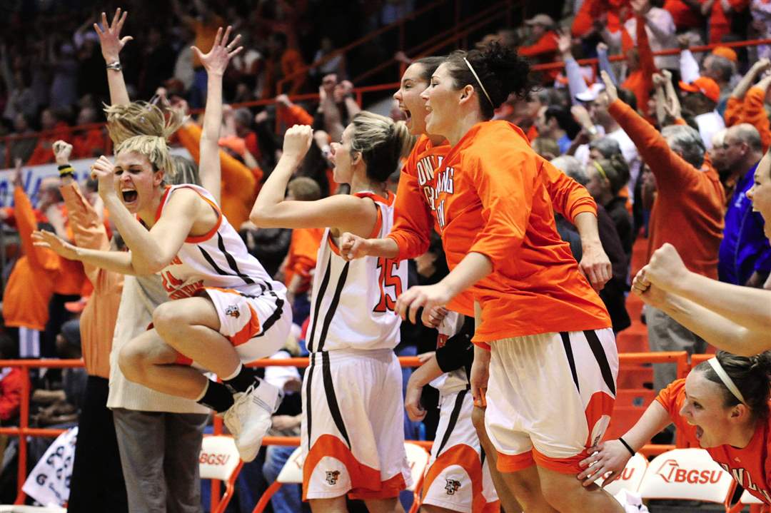 Anderson-Arena-Women-Bench