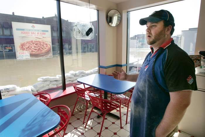 Dominos-Pizza-Findlay-sandbags