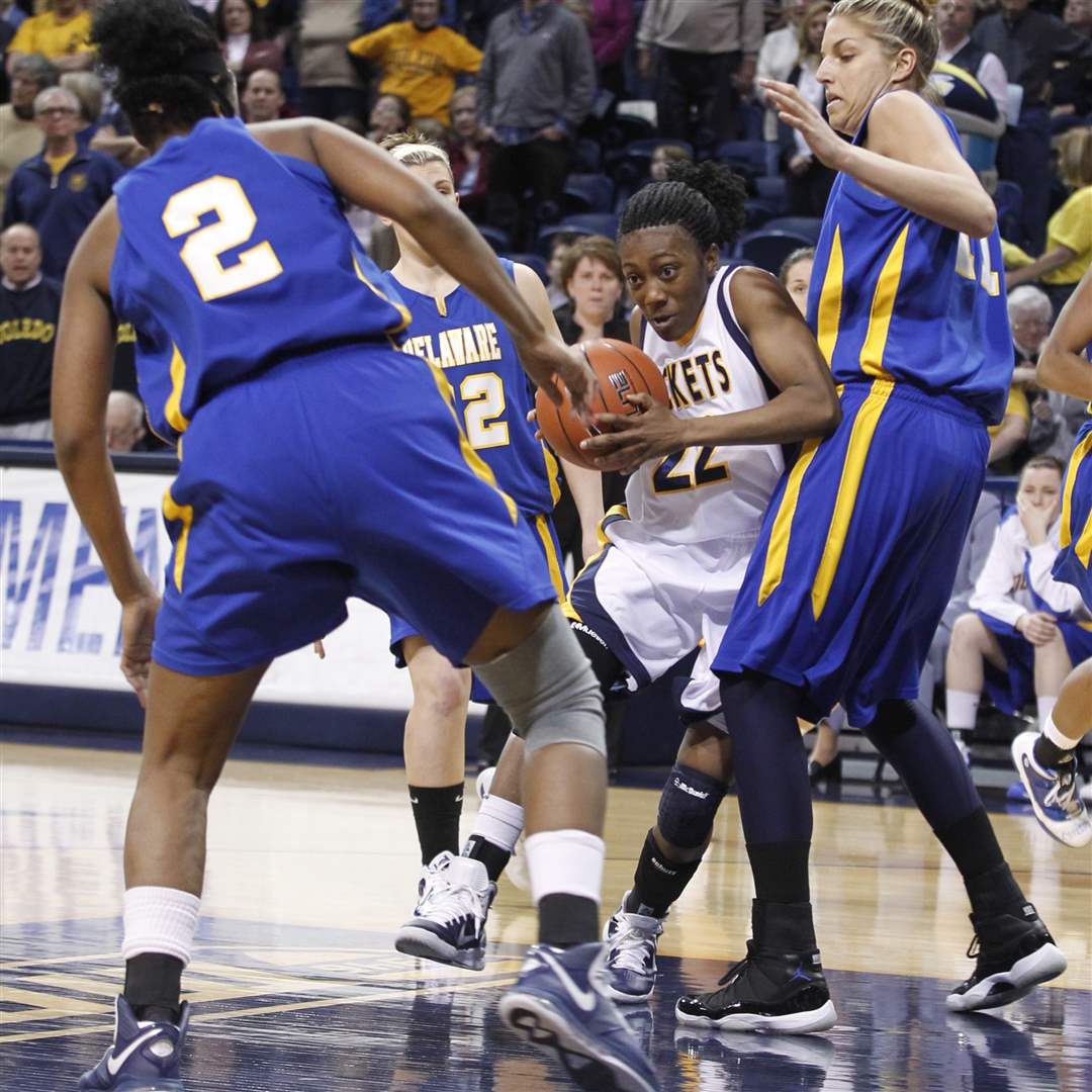 Elena-Delle-Donne-and-Andola-Dortch