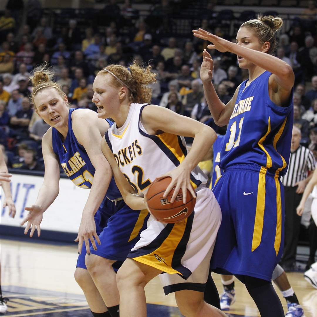 Sarah-Acker-Elena-Delle-Donne-and-Melissa-Goodall