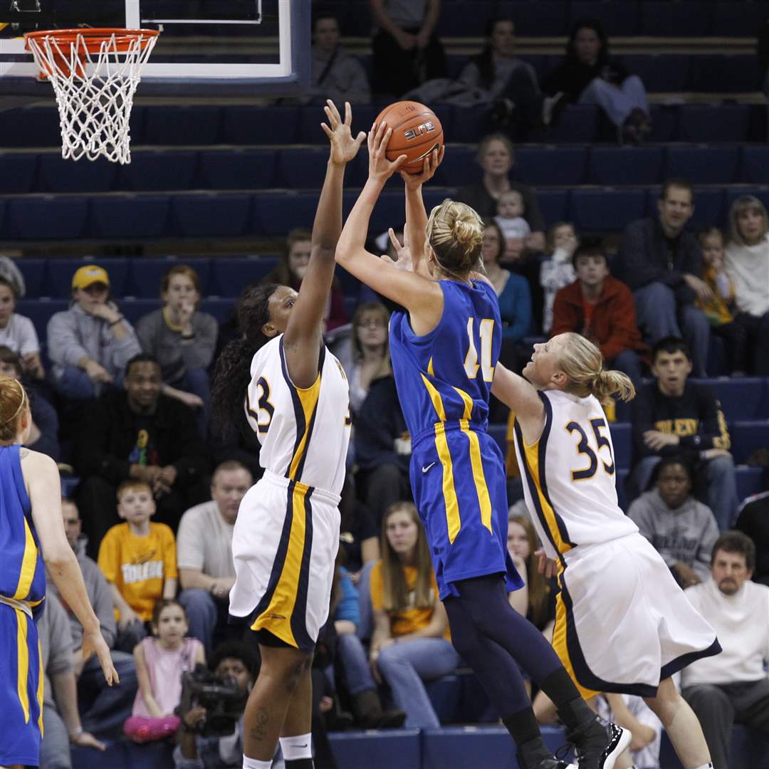 Elena-Delle-Donne-Yolanda-Richardson-and-Haylie-Linn