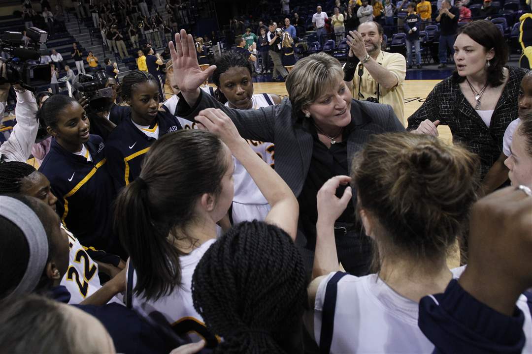 Toledo-Rockets-and-coach-Tricia-Cullop