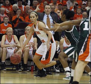 Lauren Prochaska averaged 17.9 points and 5.9 rebounds per game for the Falcons.