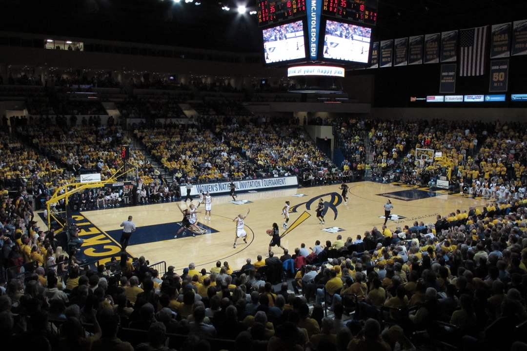 UT-Charlotte-record-crowd