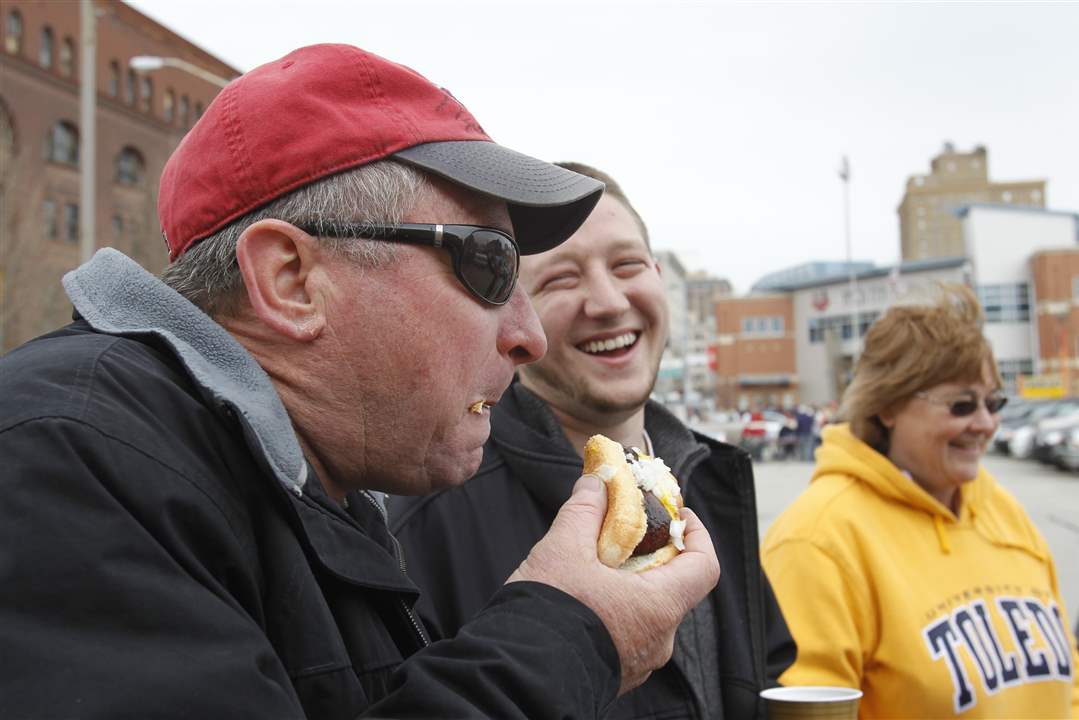 Fans-Mud-Hens-Opener-Butch-Irwin-David-Douglas