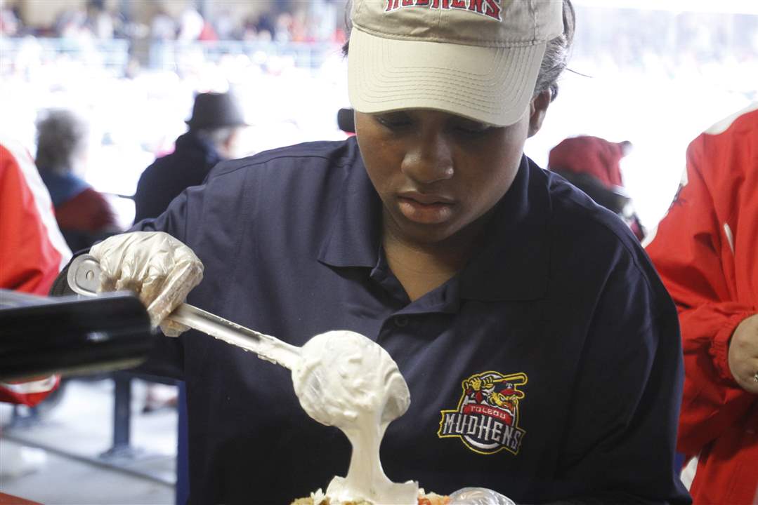 Fans-Mud-Hens-Opener-Sasha-Turner