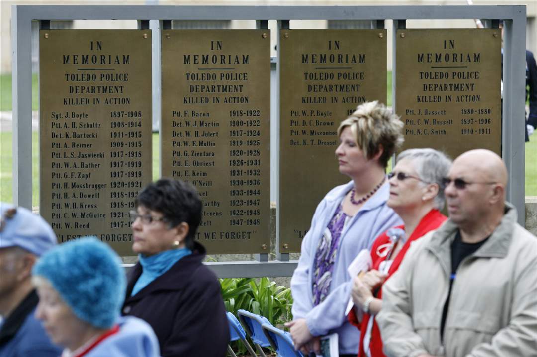 Toledo-Police-Memorial-name-plates