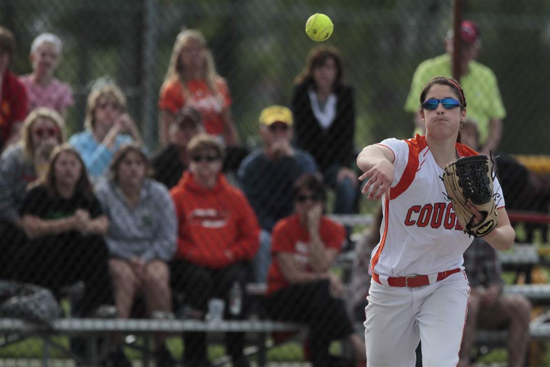 Southview-Central-Catholic-district-softball-final-4