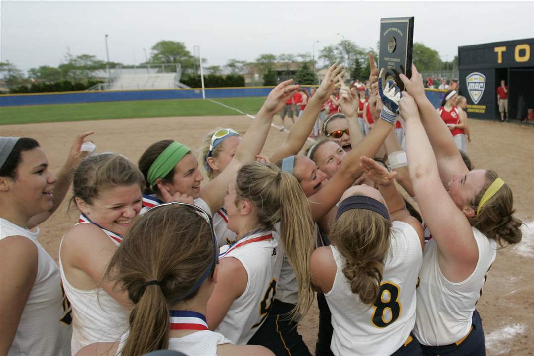 Notre-Dame-Central-Catholic-City-League-softball-1