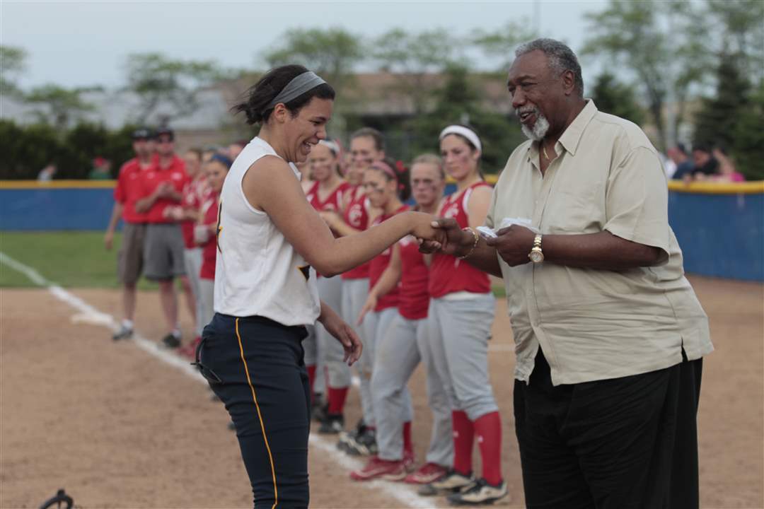 Notre-Dame-Central-Catholic-City-League-softball-11