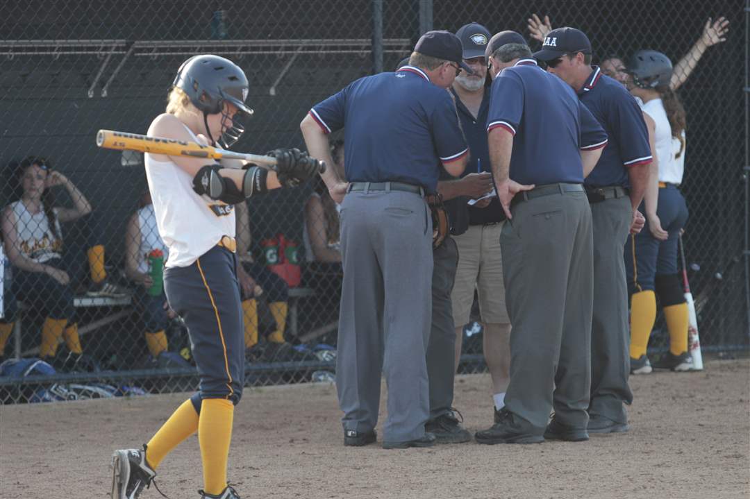 Notre-Dame-Central-Catholic-City-League-softball-5