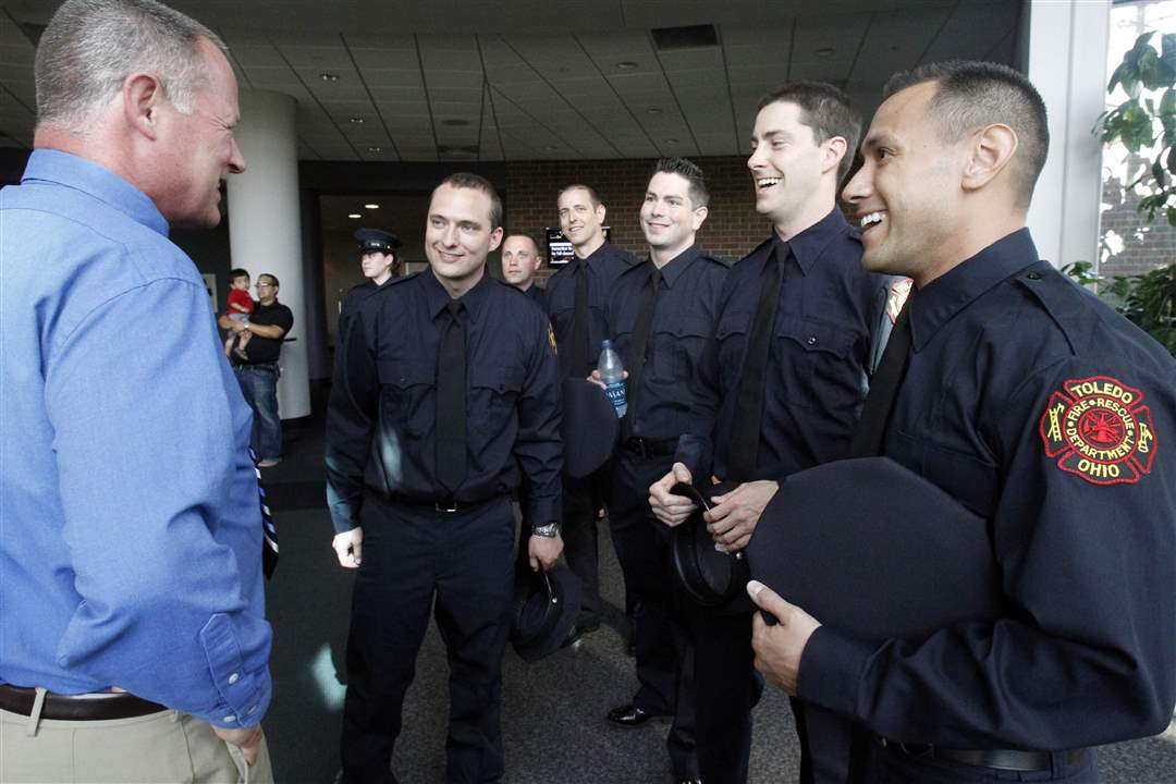 Toledo-Fire-Department-graduates-1