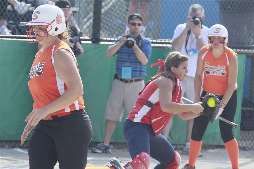 Summerfield-state-softball-champions-Michigan-2