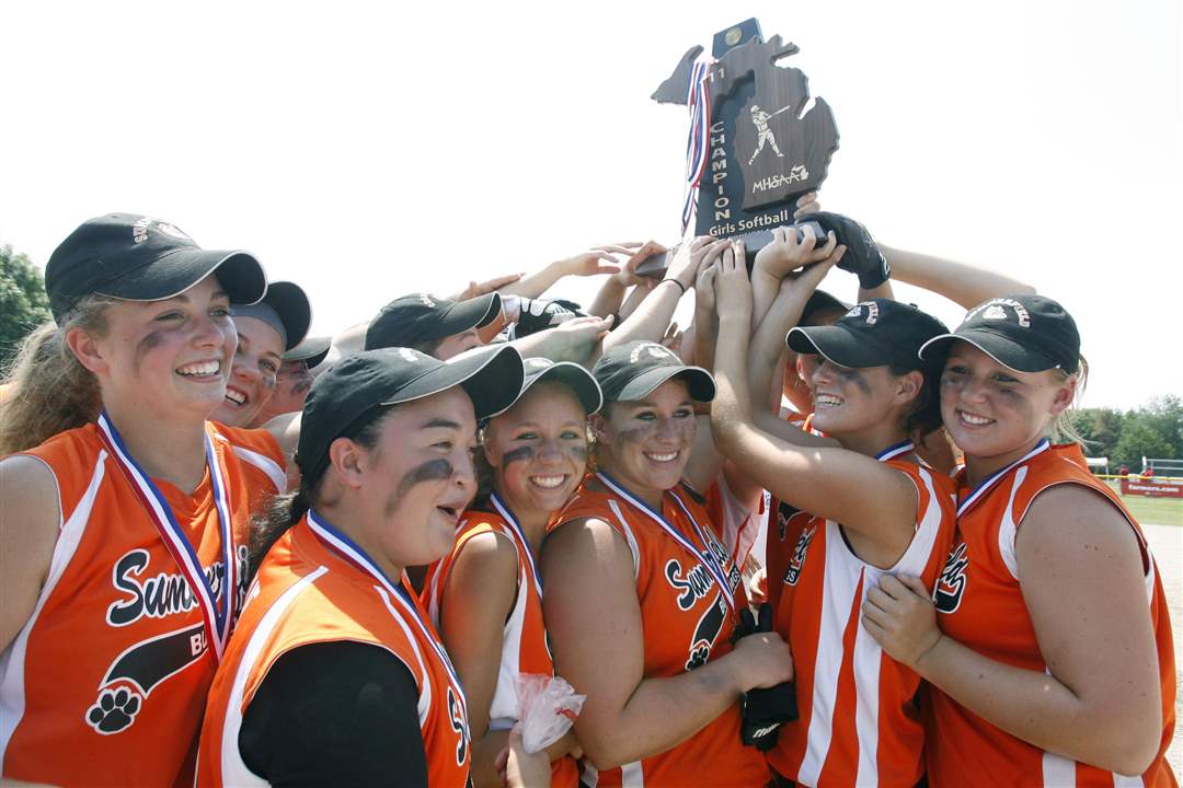 Summerfield-state-softball-champions-Michigan-8