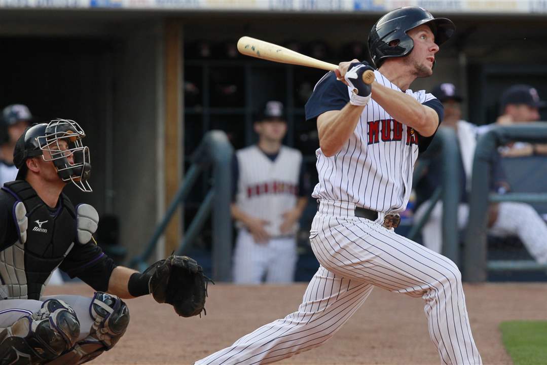 Mud-Hens-fall-to-Bats-on-June-25-2011-5