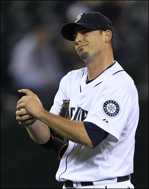 Mariners starting pitcher David Pauley will join the Tigers.