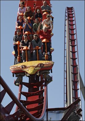 Cedar Fair trying out 1st-in-line access fees - Toledo Blade