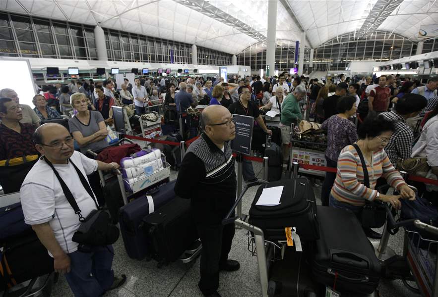 Hong-Kong-Qantas-stranded-passengers