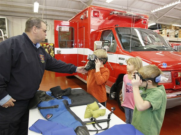 Firefighter explains scuba gear | The Blade