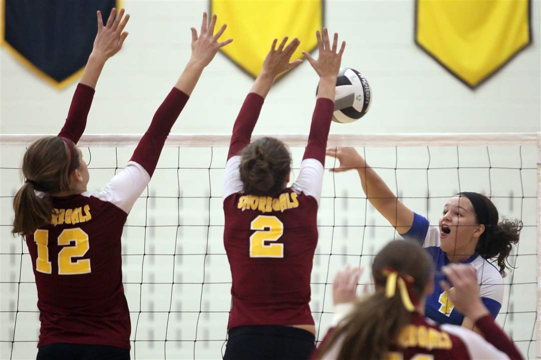 St-Ursula-Erin-Williams-spikes-ball-regional-semifinal