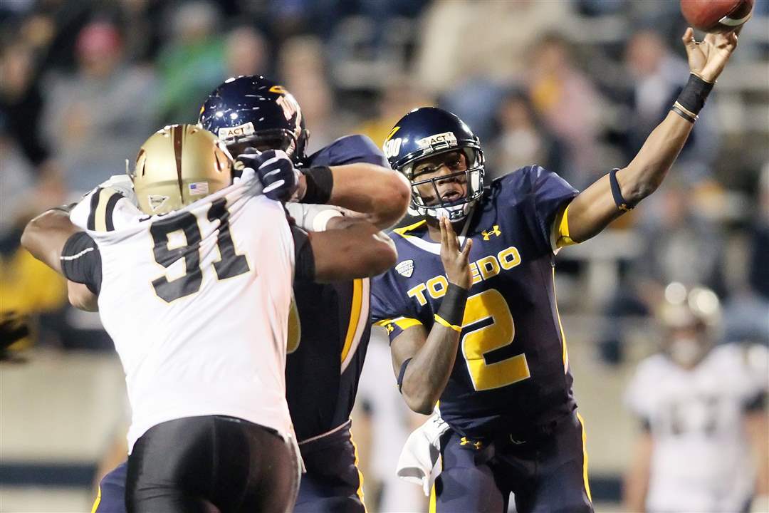 UT-quarterback-Owens-tosses-a-TD