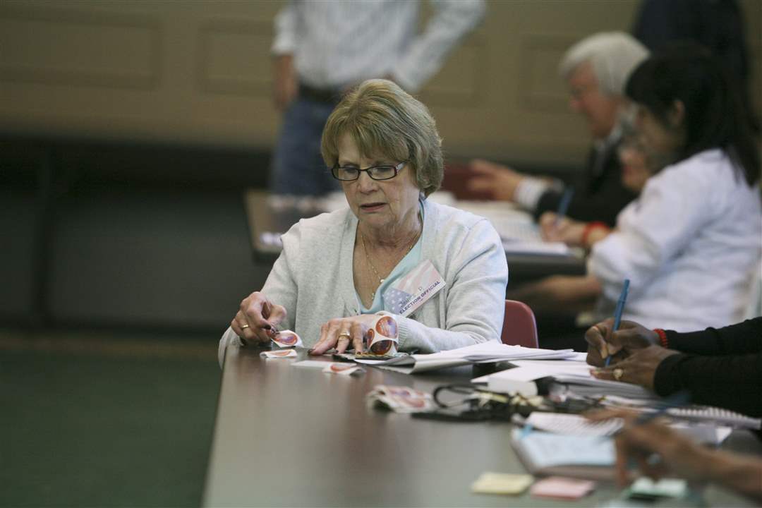 poll-worker-Janice-Poggemeyer