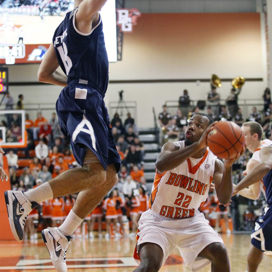 BGSU-Akron-Dee-Brown-Nikola-Cvetinovic