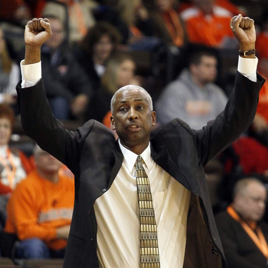 BGSU-head-coach-Louis-Orr-watches-the-action-against-Buffalo-on-Saturday