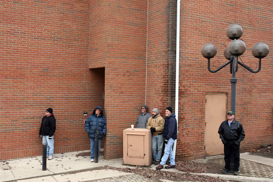 Seneca-courthouse-spectators-1-24