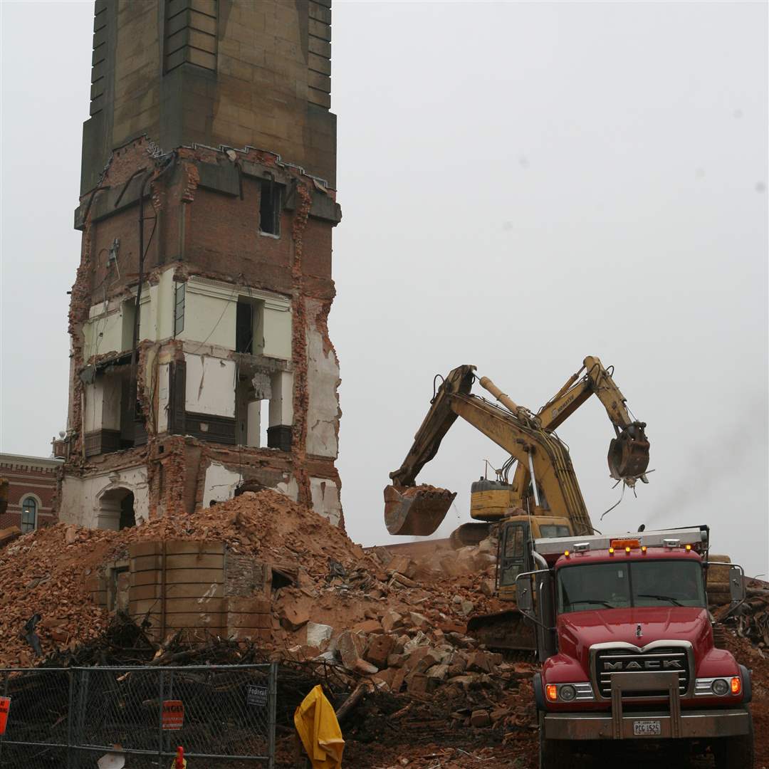 backhoes-demolition-1-26