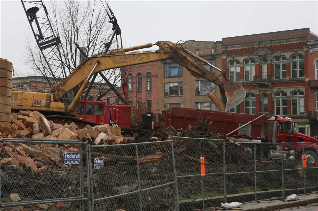 dump-truck-seneca-demo-1-26